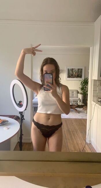 Leaked Laufey private photo viral onlyfans