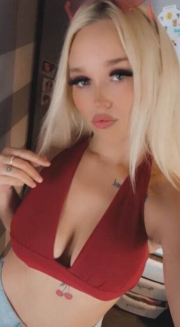 Laura Jayne