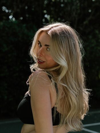 Laura Leigh