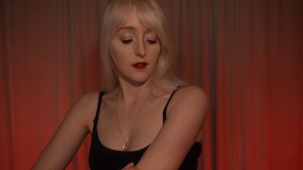 Leaked Laura lemurex private photo viral onlyfans