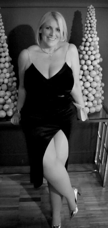 Leaked Laura leonardi page private photo viral onlyfans