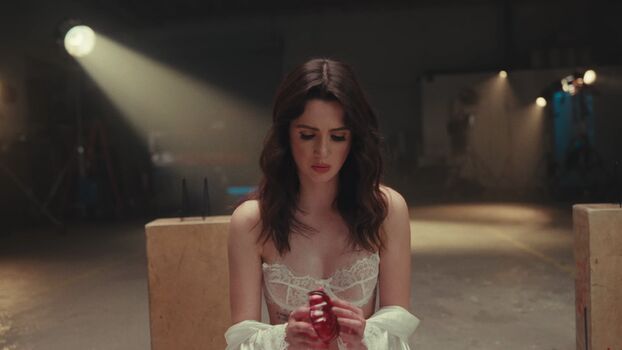 Leaked Laura marano private photo viral onlyfans