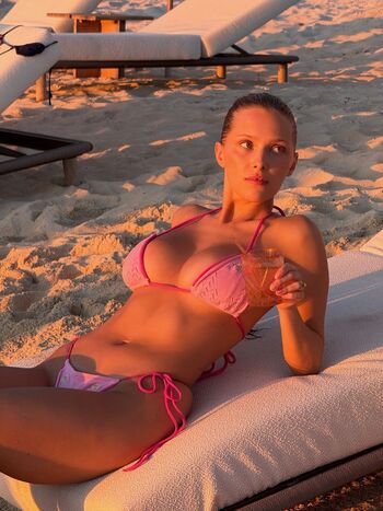 Leaked Laura oganessian page private photo viral onlyfans