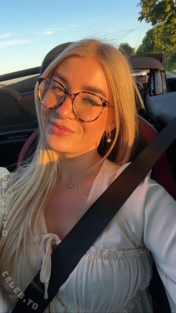 Leaked Laura ski private photo viral onlyfans