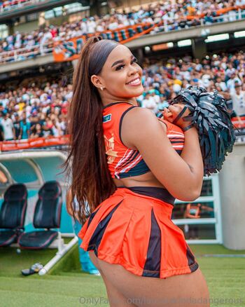 lauraiskindadangerous