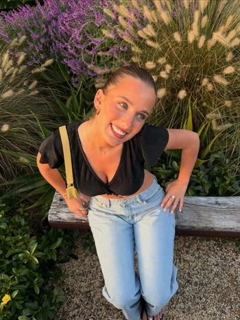 Leaked Lauramjj page private photo viral onlyfans