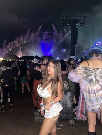 Lauren Ahn \ Laurenaahn