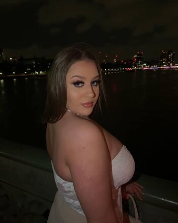 Leaked Laurraaa m private photo viral onlyfans