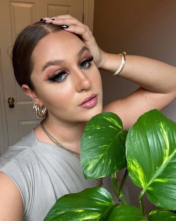 Leaked Laurraaa m private photo viral onlyfans
