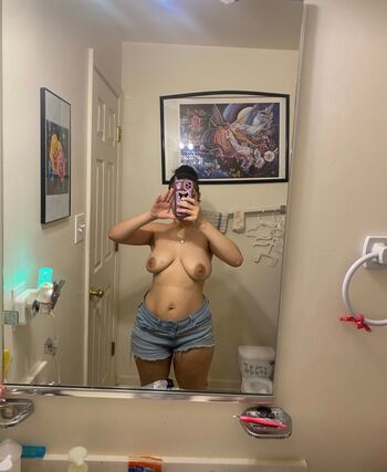 Leaked Laybunniez private photo viral onlyfans
