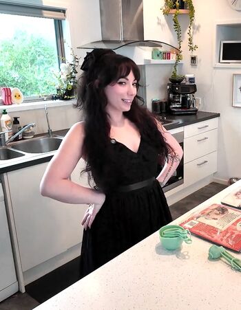 Layna Lazar