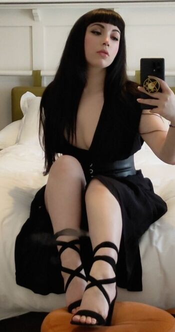 Layna Lazar