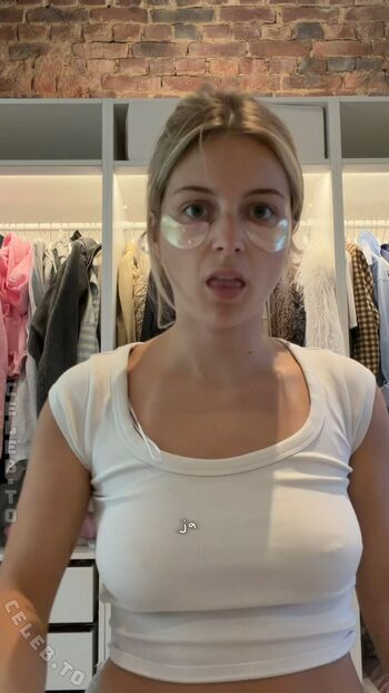 Leaked Lea breuer page private photo viral onlyfans