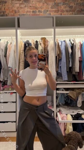 Leaked Lea breuer page private photo viral onlyfans