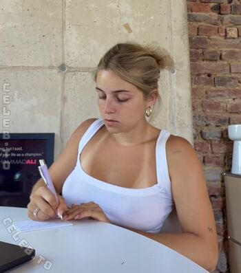 Leaked Lea breuer page private photo viral onlyfans