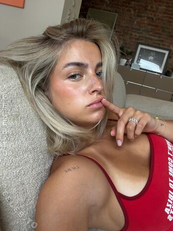 Leaked Lea breuer private photo viral onlyfans