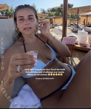 Leaked Lea breuer page private photo viral onlyfans