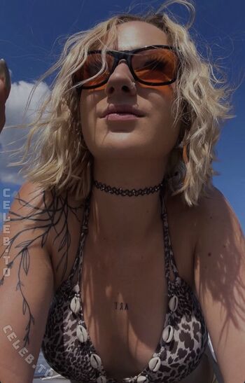 Leaked Lea crrl private photo viral onlyfans