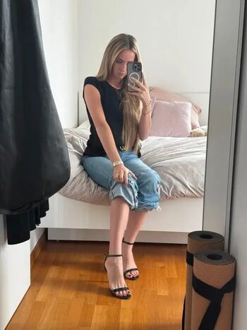 Leaked Lea katharina private photo viral onlyfans