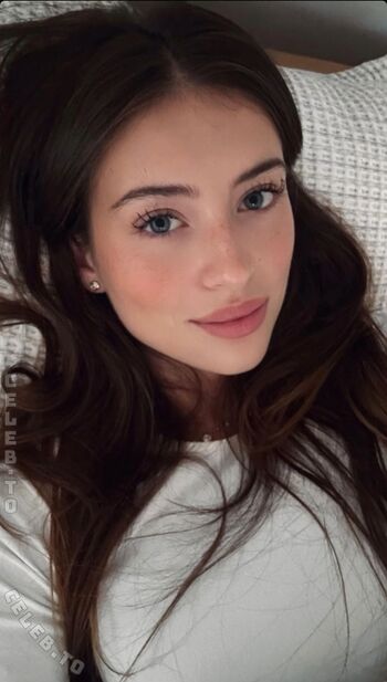 Leaked Lea meniel page private photo viral onlyfans