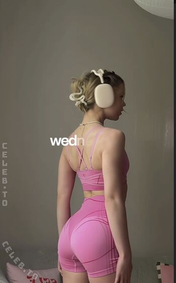 Leaked Lea peach  page private photo viral onlyfans