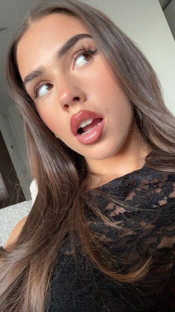 Leaked Leah halton page private photo viral onlyfans