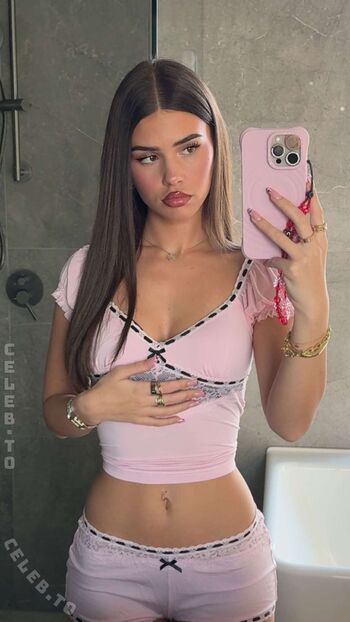 Leaked Leah halton page private photo viral onlyfans