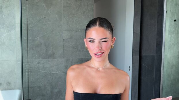 Leaked Leah halton private photo viral onlyfans