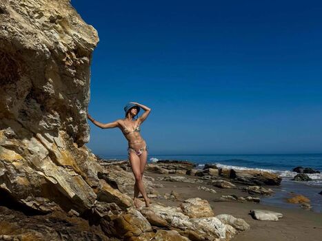 Leaked Leah lewis page private photo viral onlyfans