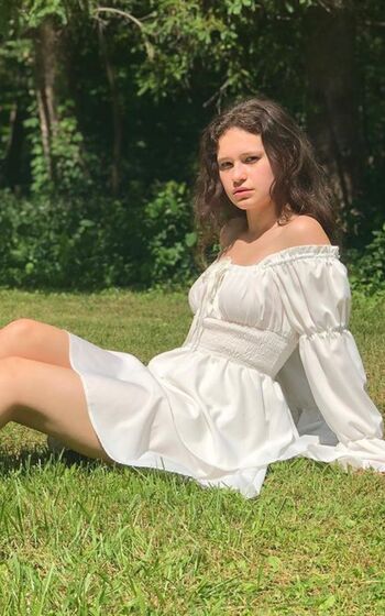 Leaked Leeseyes private photo viral onlyfans