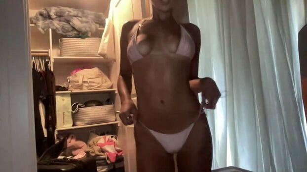Leia Thorne