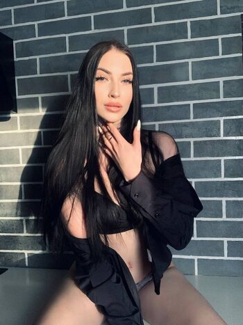 leila34366