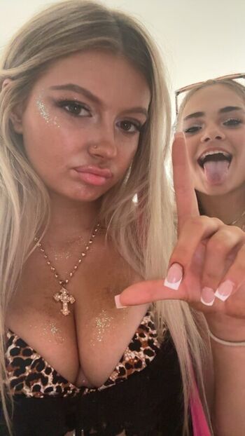Leaked Leilalovescash private photo viral onlyfans