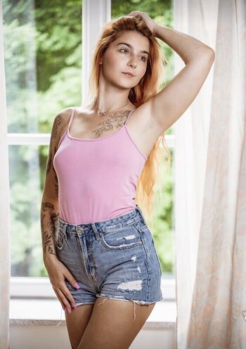 Leaked Leisy lucy page private photo viral onlyfans