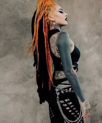 Lena Scissorhands