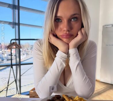 Leaked Leni bahr private photo viral onlyfans