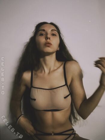 Leaked Leratlerat page private photo viral onlyfans