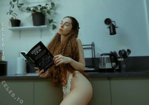 Leaked Leratlerat page private photo viral onlyfans