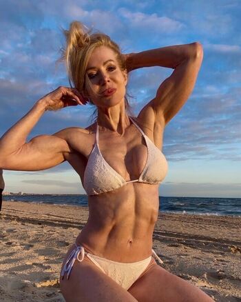 Lesley Maxwell