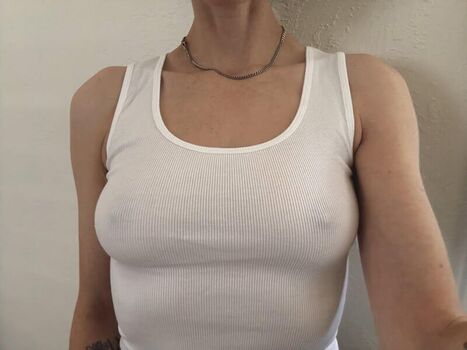Leaked Leslie private photo viral onlyfans