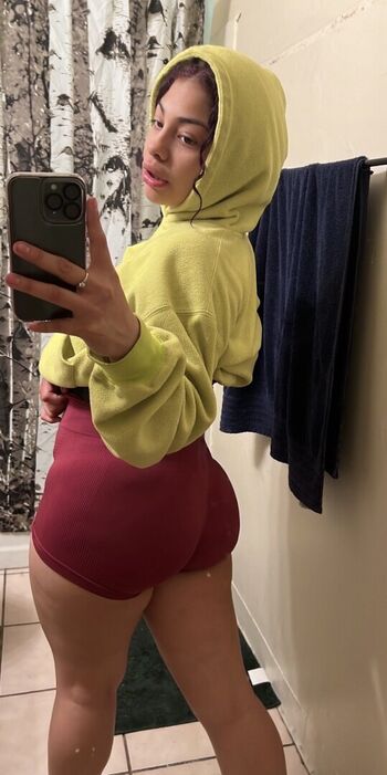 Leaked Lesly hernandez private photo viral onlyfans