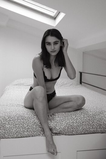 Leaked Lespetitsregards page private photo viral onlyfans