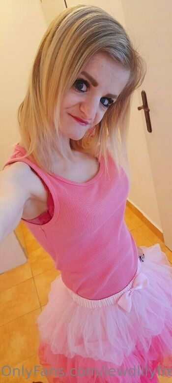 Leaked Lewdlilyfree private photo viral onlyfans