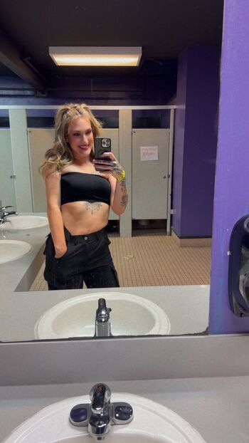 Leaked Lexi a  page private photo viral onlyfans