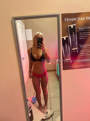Lexii_Violett