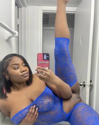 Leaked Lickprettylaya private photo viral onlyfans