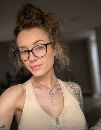 Leaked Lifewithlunaxo private photo viral onlyfans