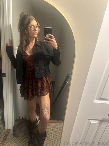 Leaked Lifewithlunaxo private photo viral onlyfans