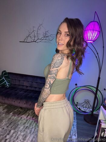 Leaked Lifewithlunaxo private photo viral onlyfans