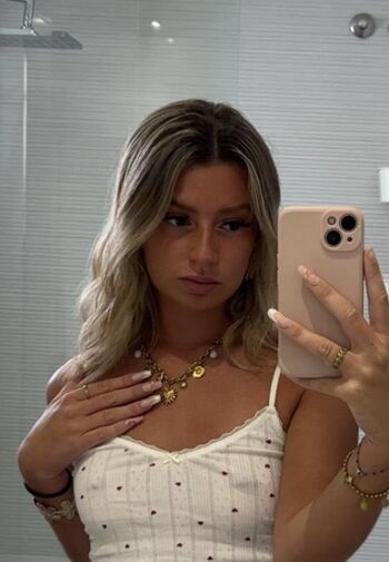 Leaked Lilaraylee private photo viral onlyfans